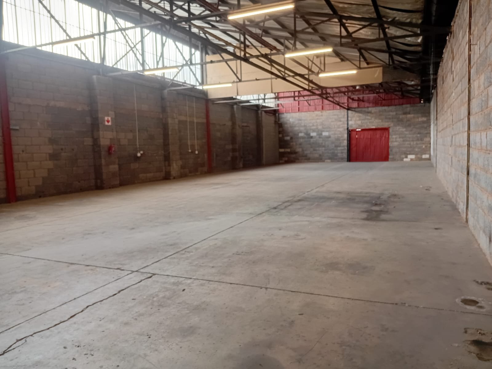 B7-2 – 444m² Factory / Warehouse / Distribution Space To Let - image 3