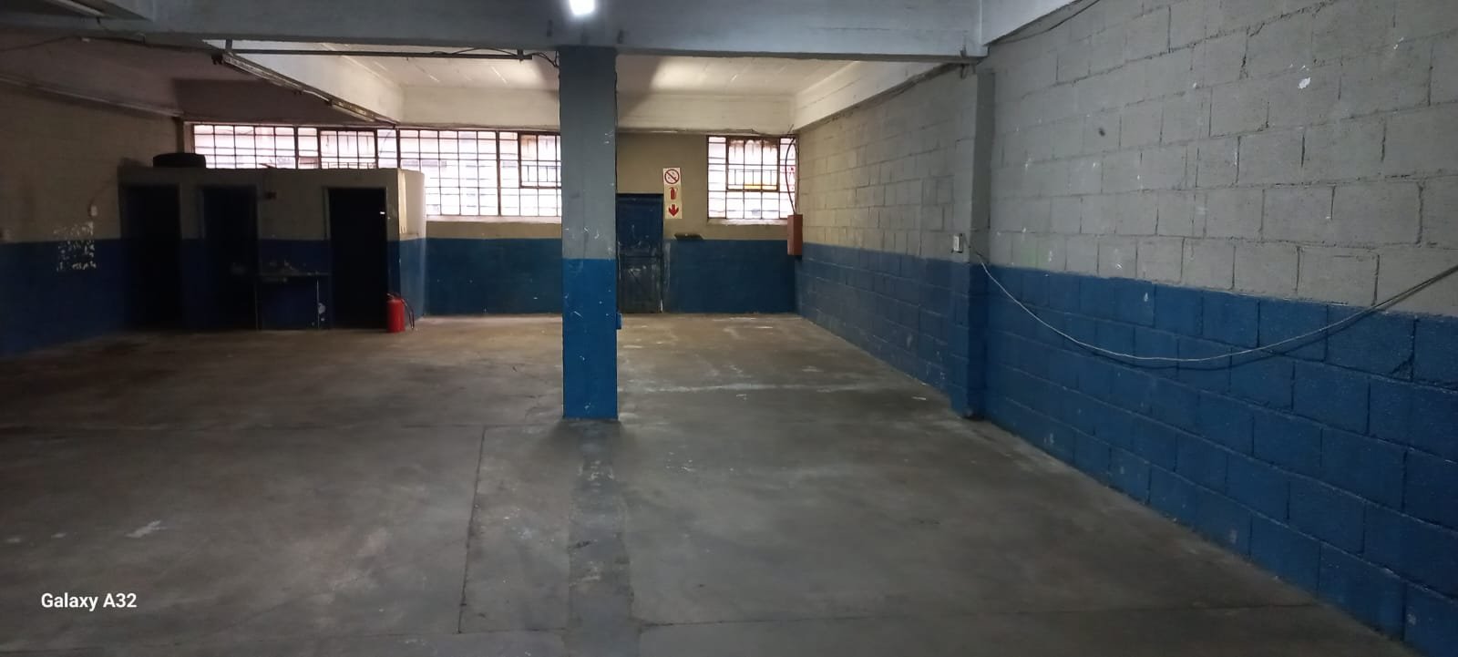 C24 – 188m² Factory / Manufacturing / Distribution Space To Let - image 2