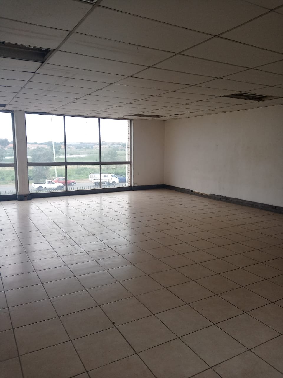 AA13-2 – 260m² | Head Office / Call Center / Gym Space To Let - image 7