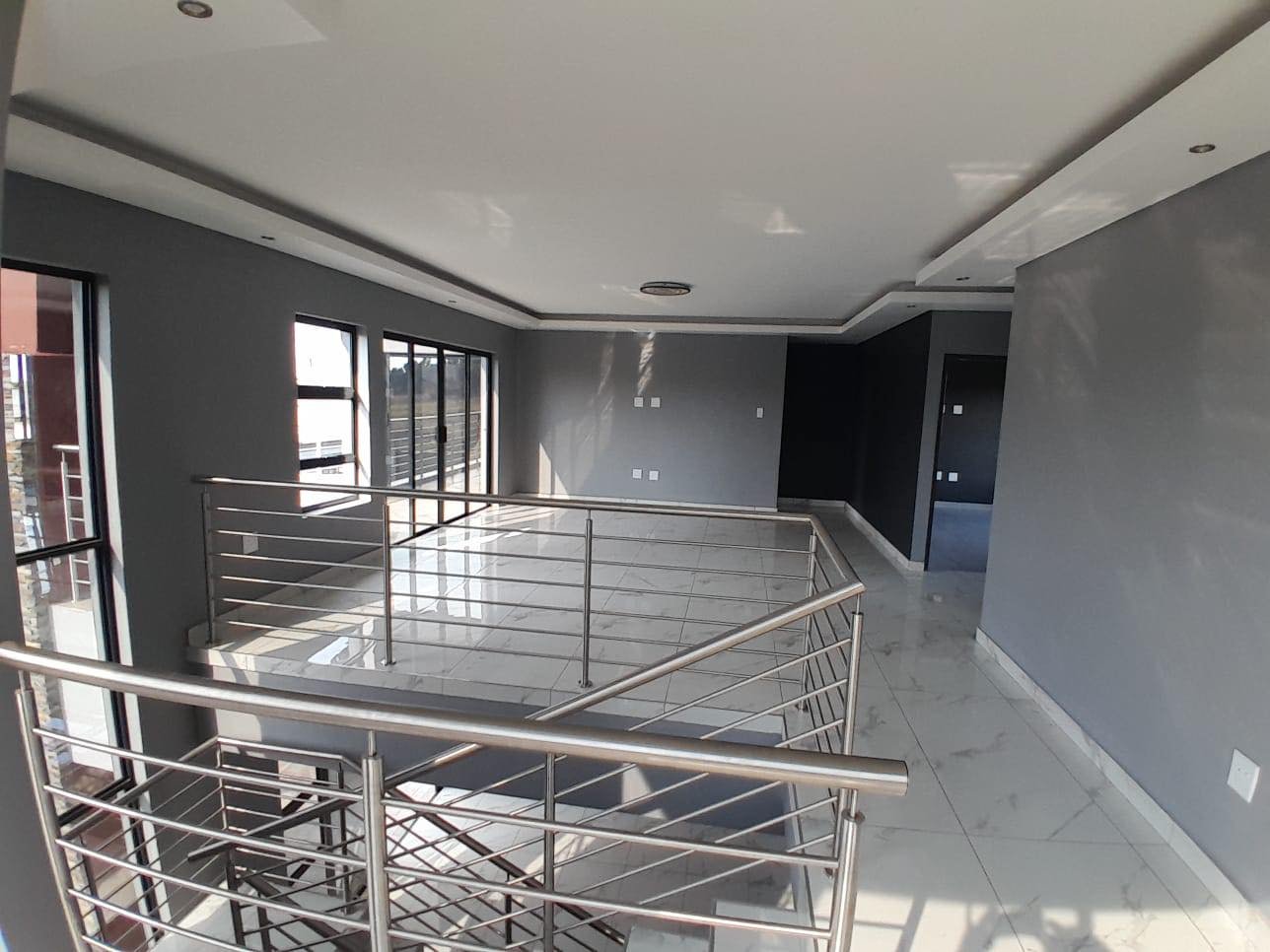 4-Bedroom House for Sale in Middleburg image 10