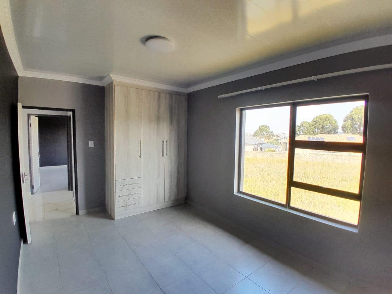 4-Bedroom House for Sale in Middleburg image 12