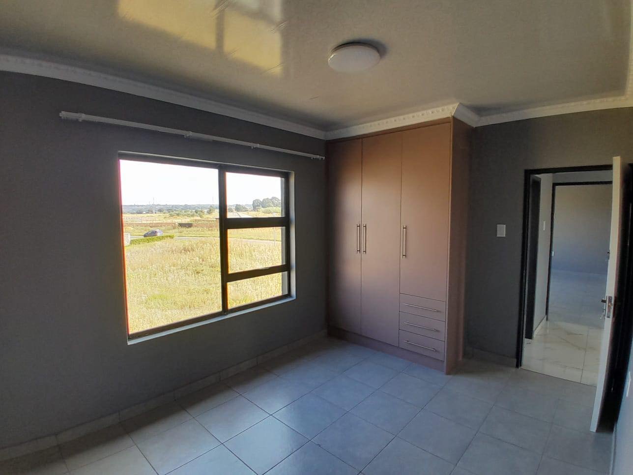 4-Bedroom House for Sale in Middleburg image 14