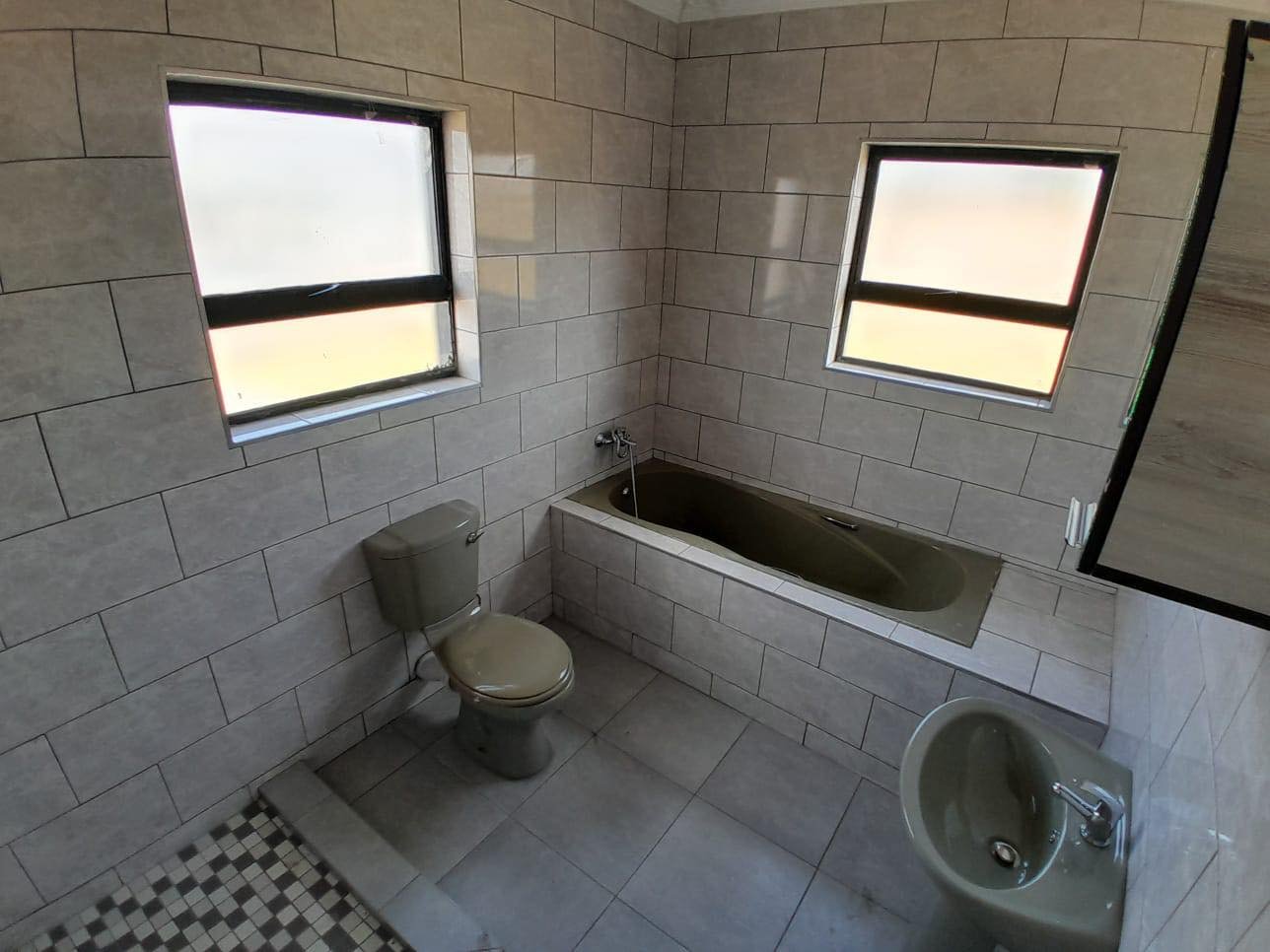 4-Bedroom House for Sale in Middleburg image 19