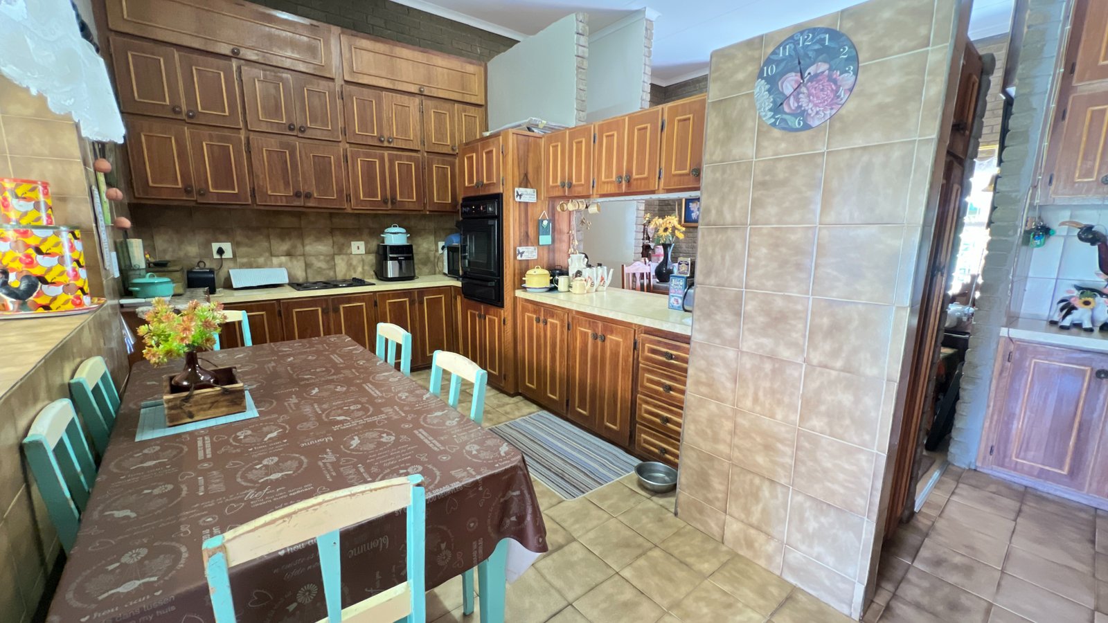 4 Bedroom Family Home for Sale in Langenhovenpark. image 7