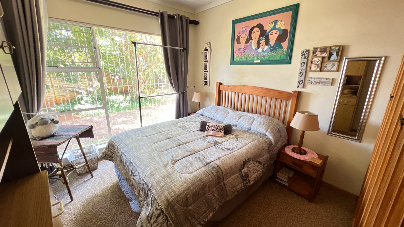 4 Bedroom Family Home for Sale in Langenhovenpark. image 11