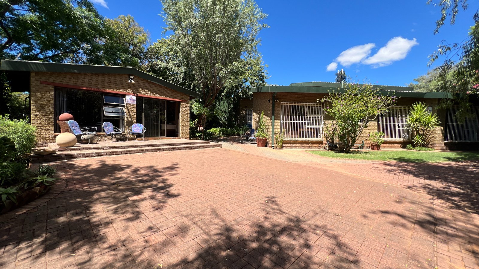 4 Bedroom Family Home for Sale in Langenhovenpark. image 13