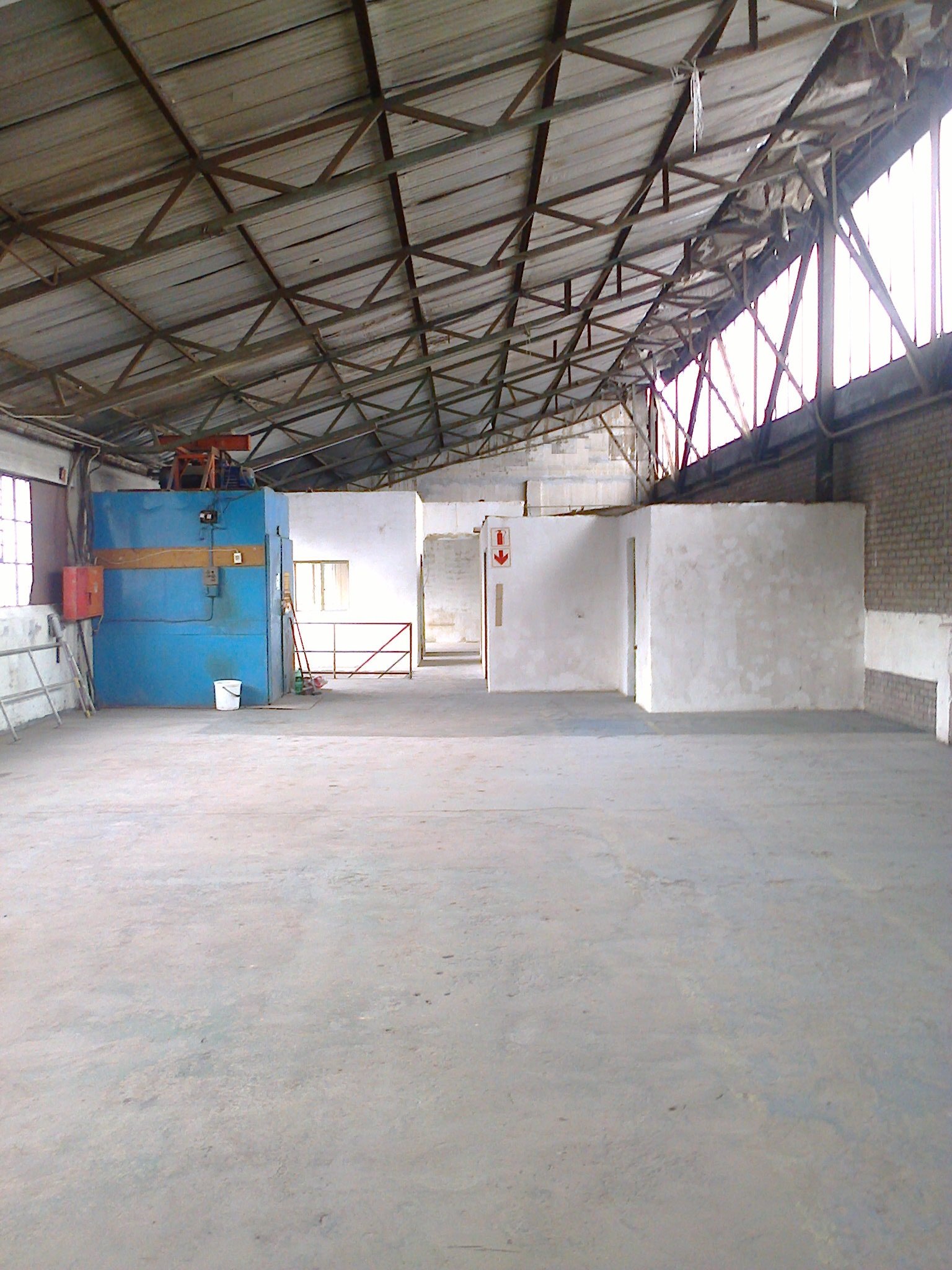 c13 – 652m² Factory, Warehouse, Storage Space to Let image 6