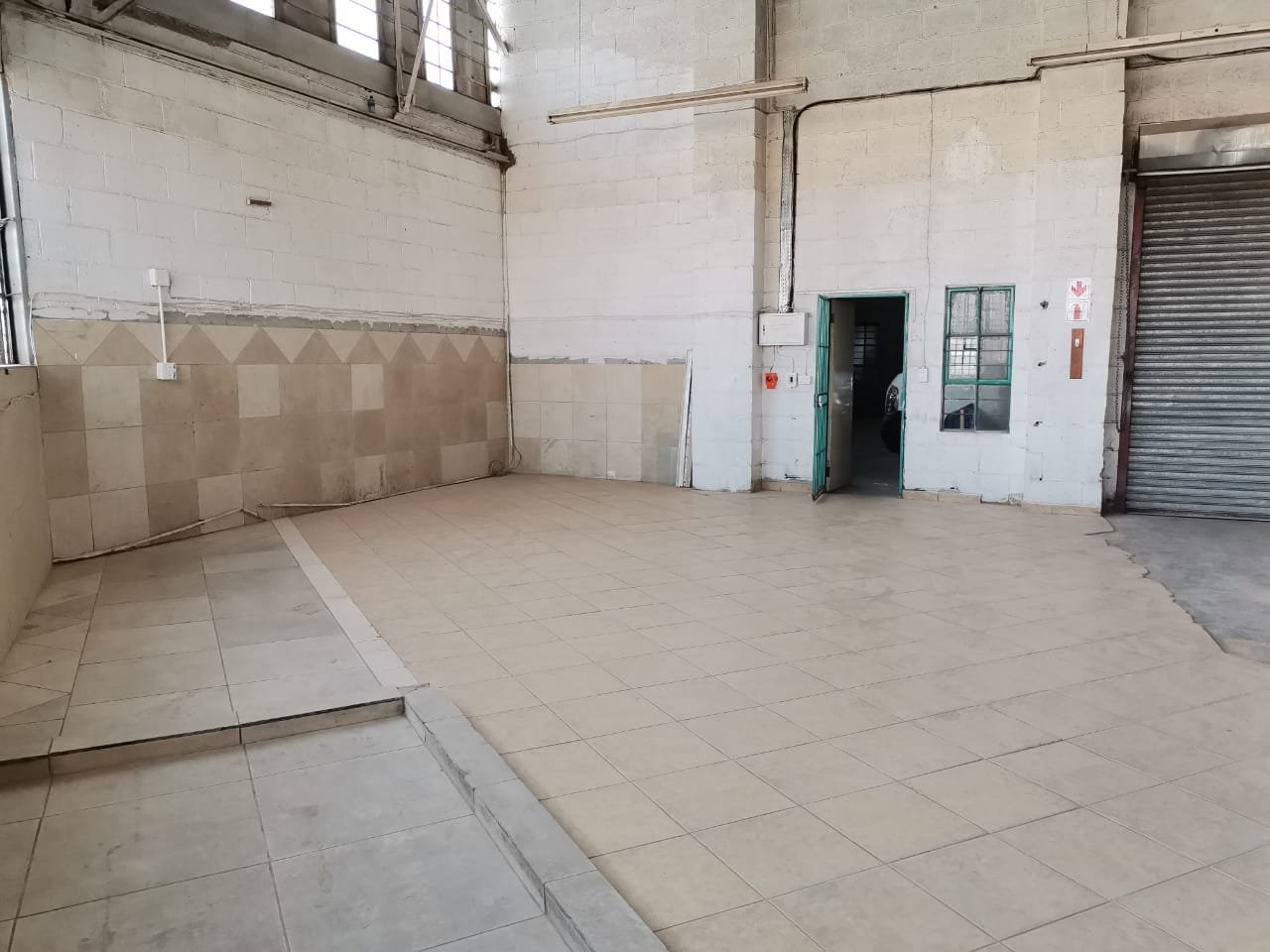 h11 – 96m² Factory Warehouse Distribution Space to Let