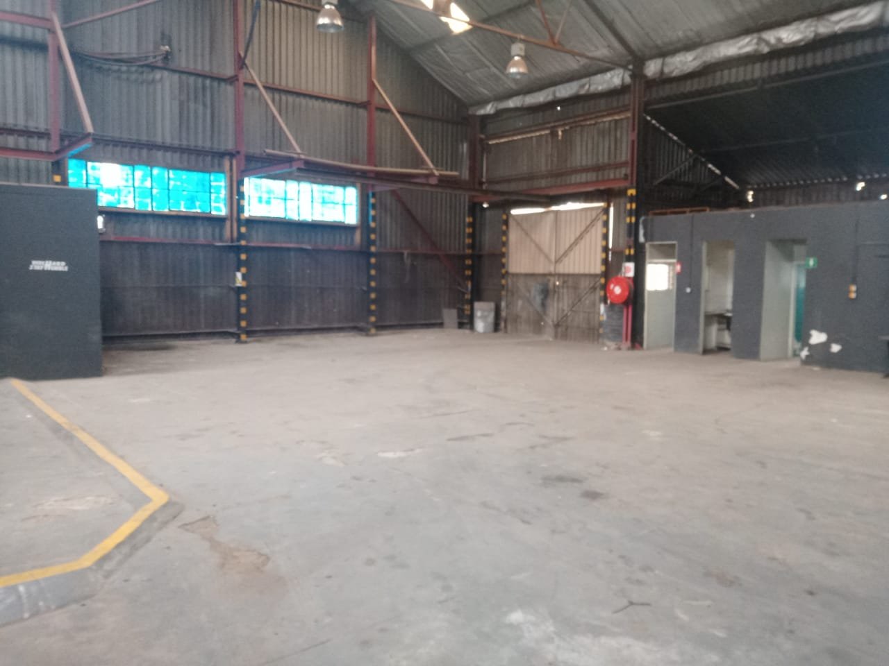 ac2 – 330m² Warehouse, Manufacturing Space