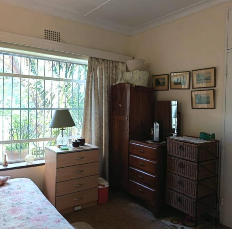 3-Bedroom, 2 Bathroom House for Sale in Greenhills_1 037M2