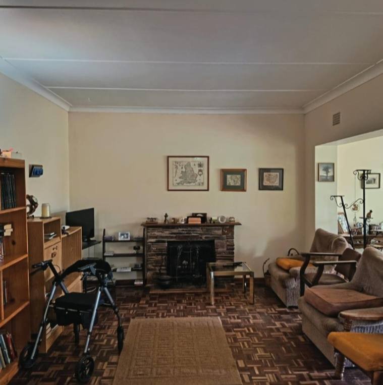 3-Bedroom, 2 Bathroom House for Sale in Greenhills_1 037M2 image 6