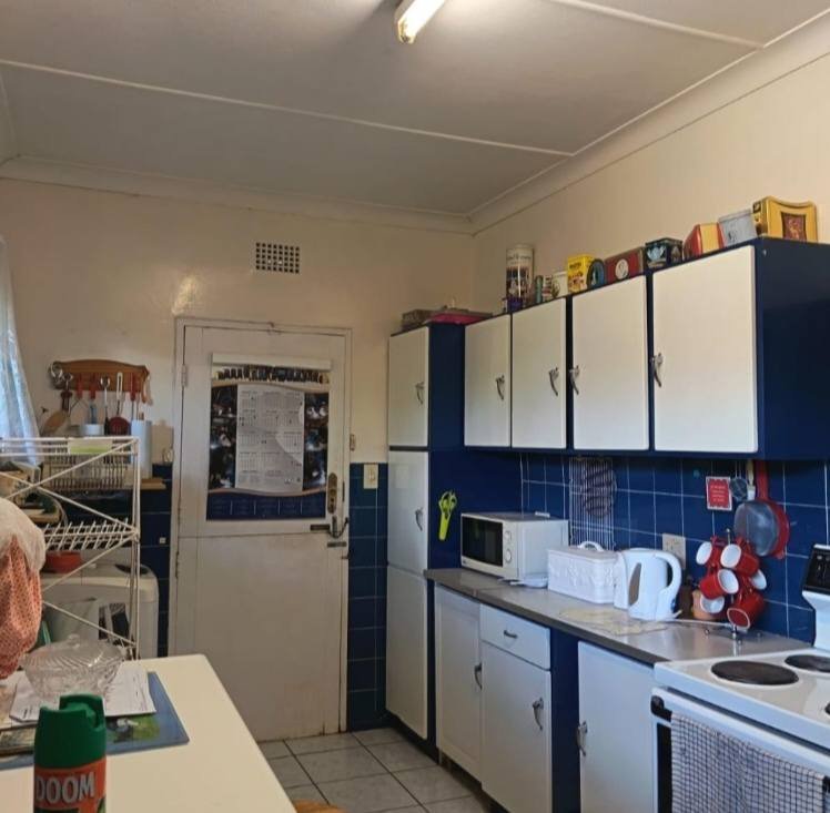 3-Bedroom, 2 Bathroom House for Sale in Greenhills_1 037M2 image 8