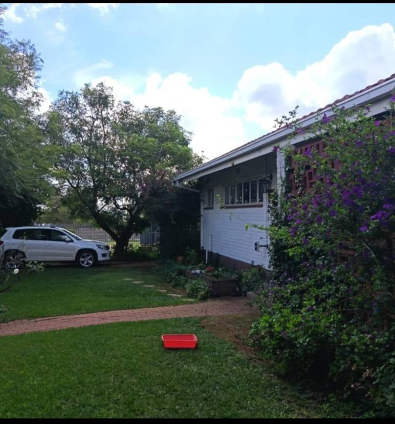 3-Bedroom, 2 Bathroom House for Sale in Greenhills_1 037M2 image 9