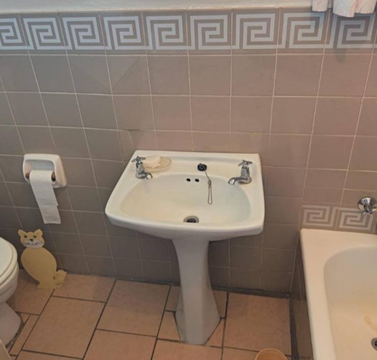 3-Bedroom, 2 Bathroom House for Sale in Greenhills_1 037M2 image 14