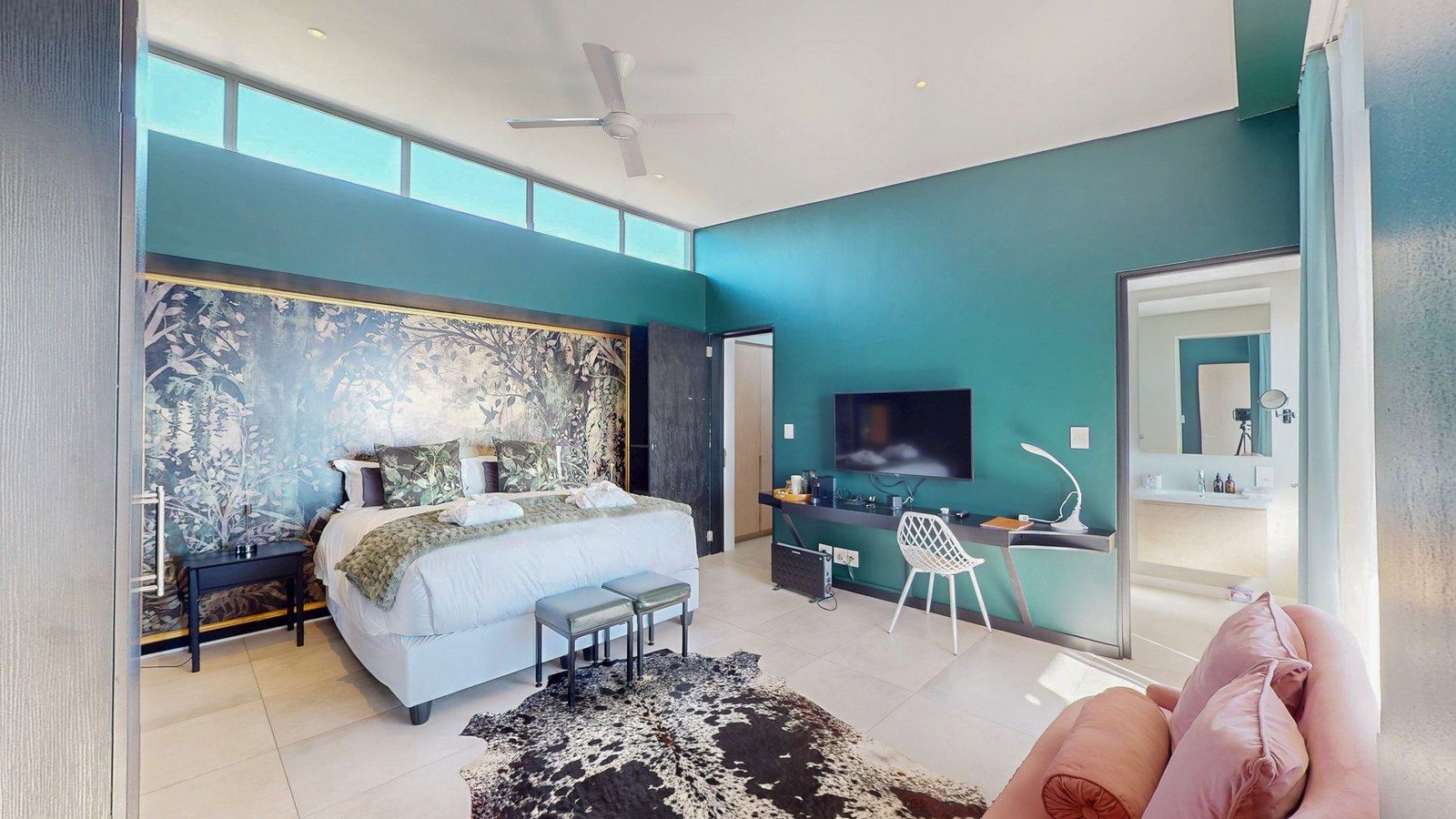 Luxury Beachfront Villa for Sale in Gansbaai – Romansbaai Estate - 6-Bed Oceanfront Guesthouse with 180° Sea Views image 8