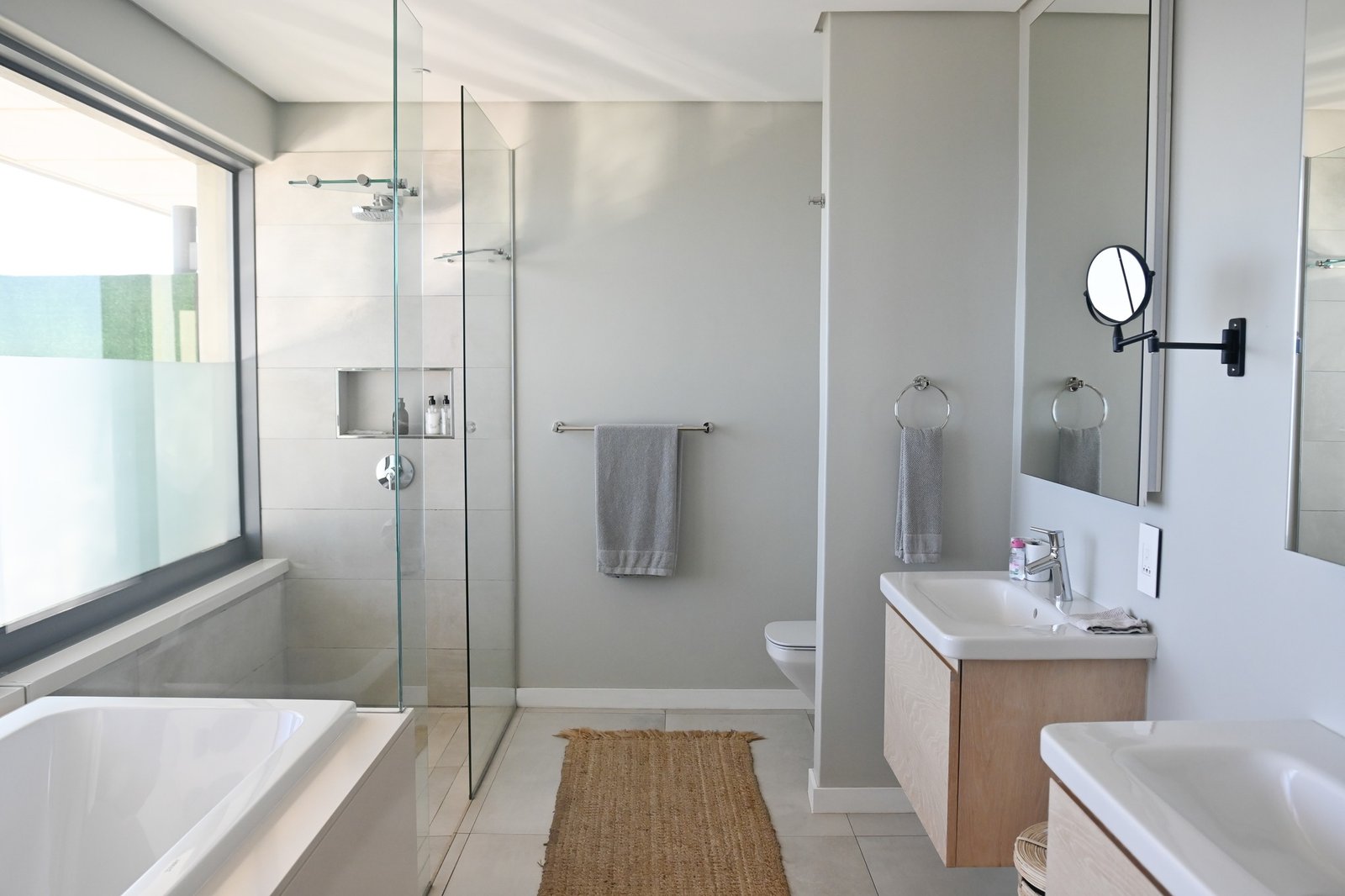 Luxury Beachfront Villa for Sale in Gansbaai – Romansbaai Estate - 6-Bed Oceanfront Guesthouse with 180° Sea Views image 18