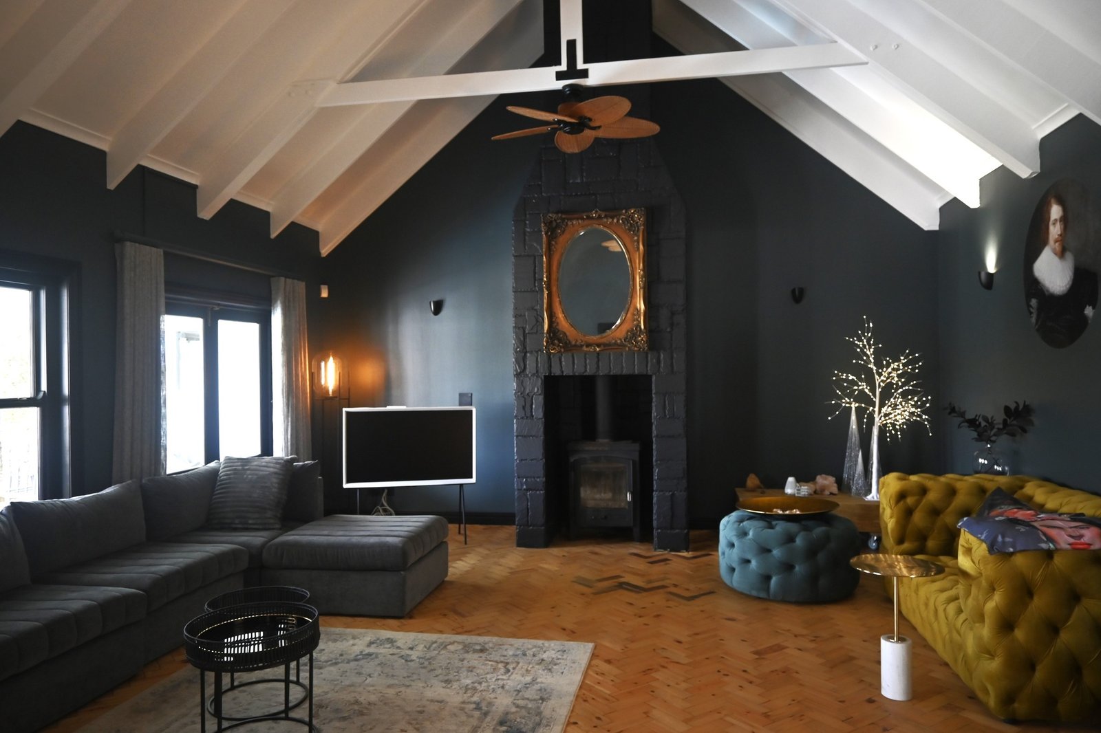 3.1Ha Luxury Smallholding for Sale in Devon Valley, Stellenbosch - Botanical Garden Estate with Guesthouse & Income Cottages image 6