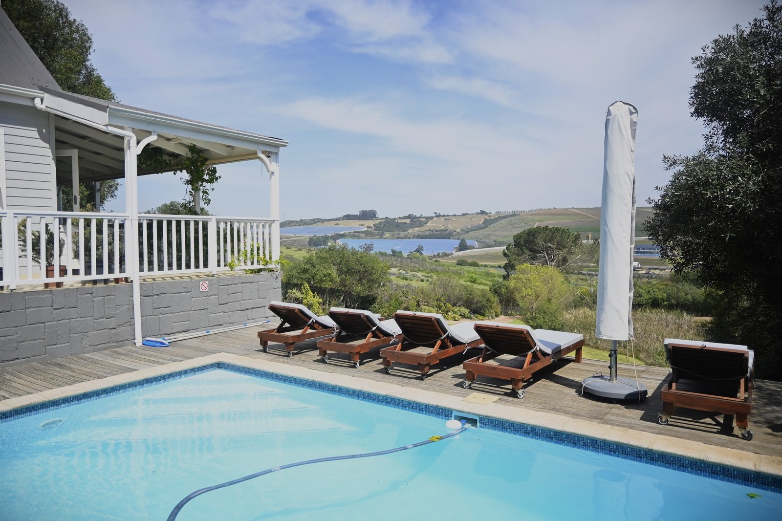 3.1Ha Luxury Smallholding for Sale in Devon Valley, Stellenbosch - Botanical Garden Estate with Guesthouse & Income Cottages image 7