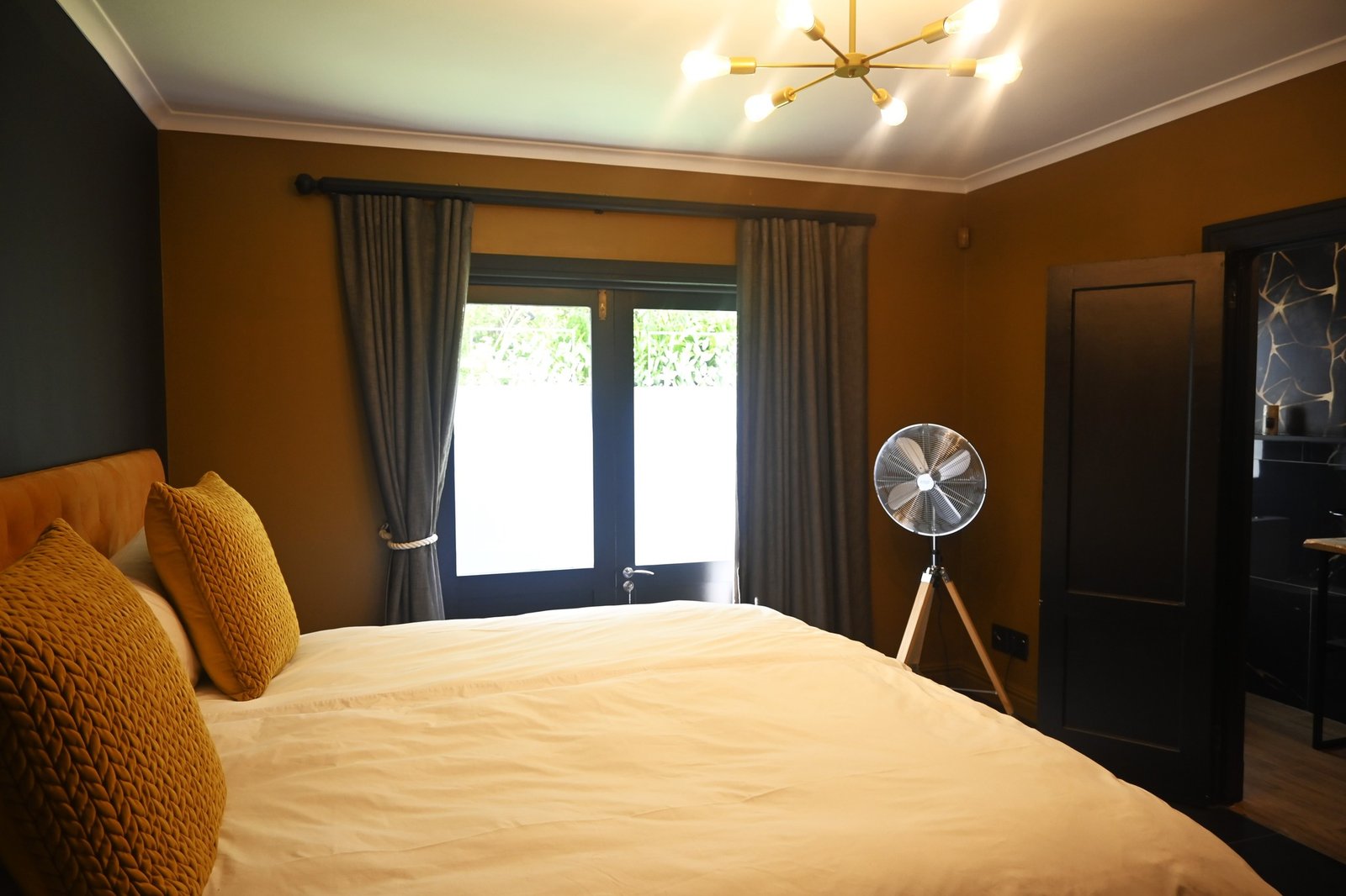 3.1Ha Luxury Smallholding for Sale in Devon Valley, Stellenbosch - Botanical Garden Estate with Guesthouse & Income Cottages image 18