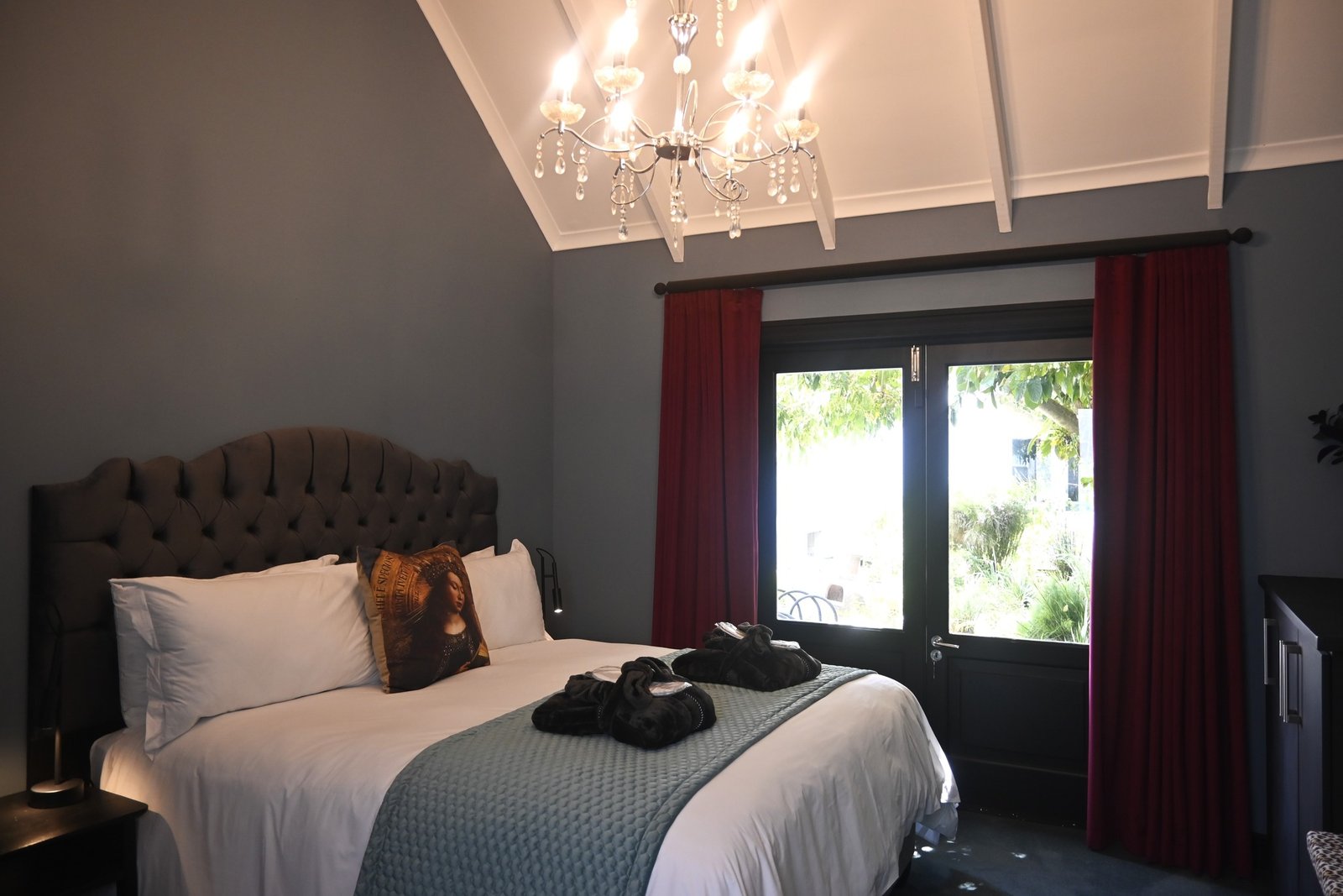 3.1Ha Luxury Smallholding for Sale in Devon Valley, Stellenbosch - Botanical Garden Estate with Guesthouse & Income Cottages image 20