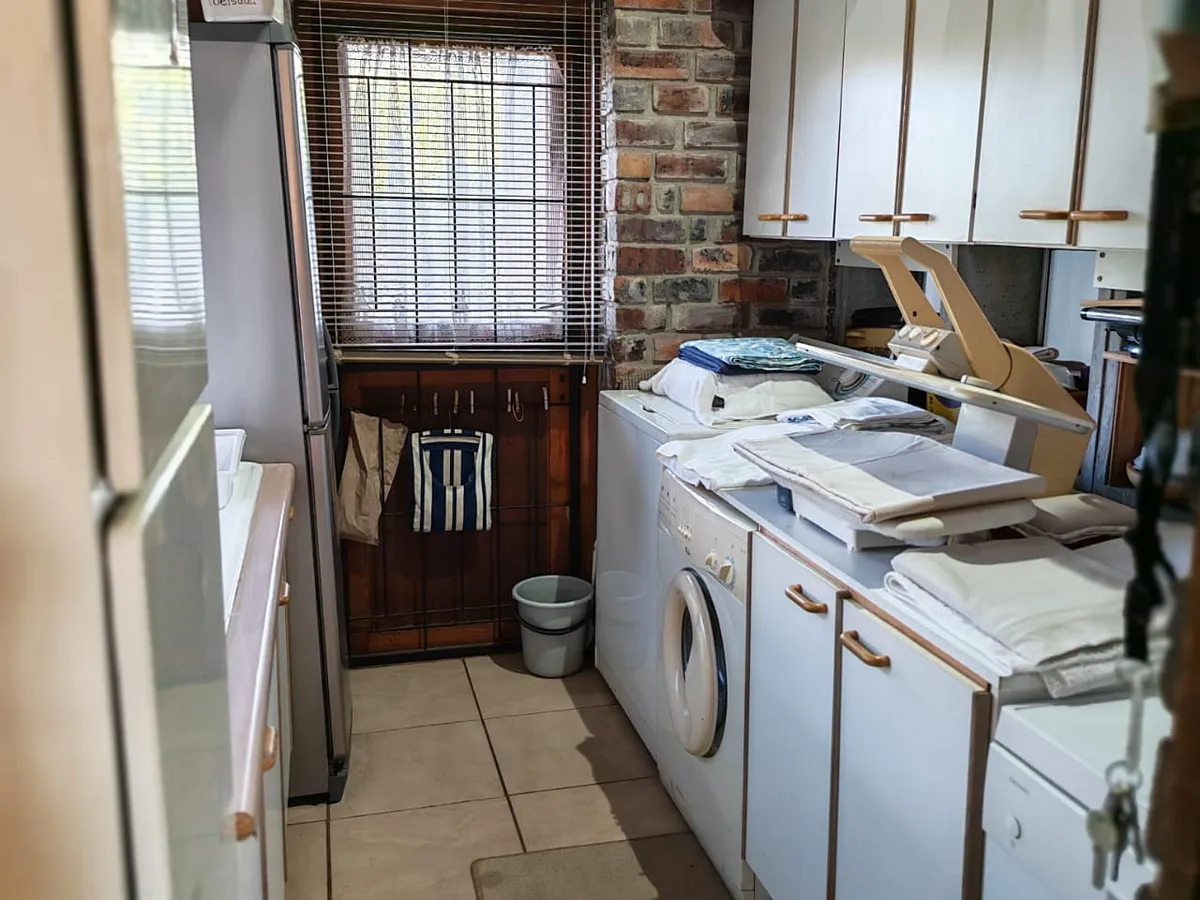 Mountain & Sea View Home for Sale in Betty’s Bay - 1,638Sqm Property with Guesthouse Income Potential image 2