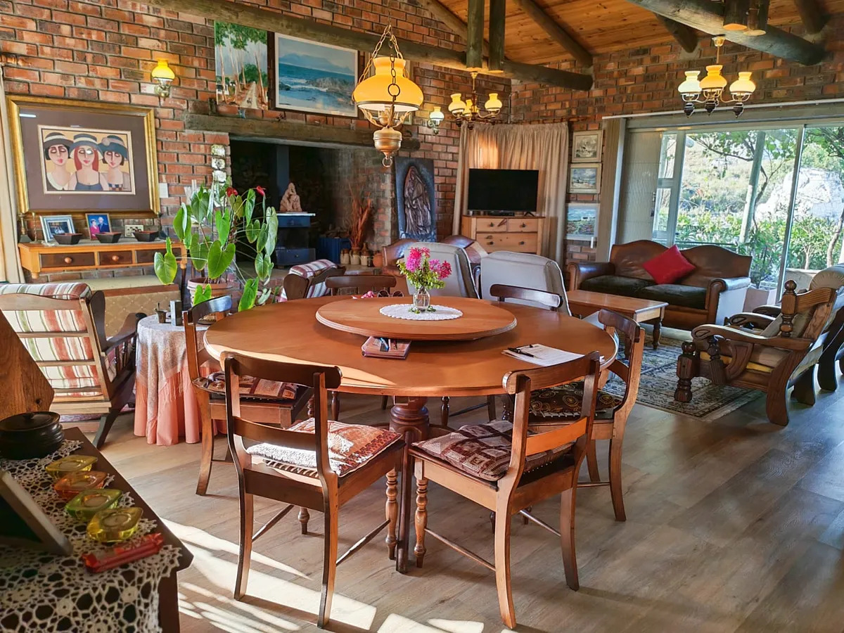 Mountain & Sea View Home for Sale in Betty’s Bay - 1,638Sqm Property with Guesthouse Income Potential image 4