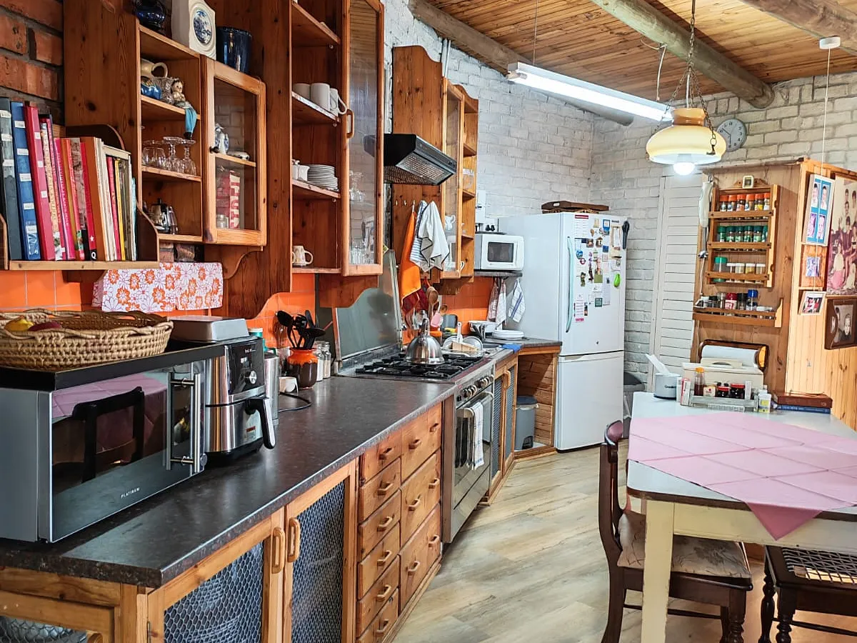 Mountain & Sea View Home for Sale in Betty’s Bay - 1,638Sqm Property with Guesthouse Income Potential image 8