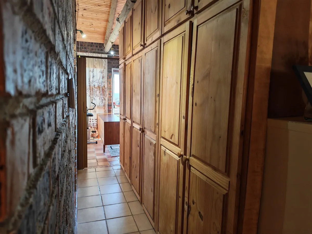 Mountain & Sea View Home for Sale in Betty’s Bay - 1,638Sqm Property with Guesthouse Income Potential image 11