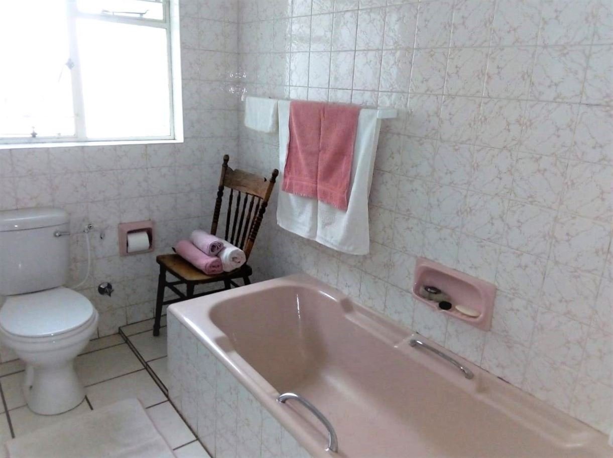 5-Bed Family Home for Sale in Lemoenkloof, Paarl - Income Potential, Views & Solar Features image 3