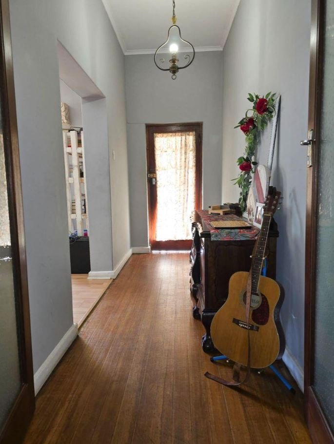 5-Bed Family Home for Sale in Lemoenkloof, Paarl - Income Potential, Views & Solar Features image 15