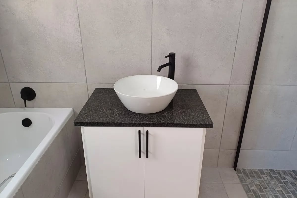 Beautiful 3 Bedroom House for Sale in Sandy Point Beach Estate image 11