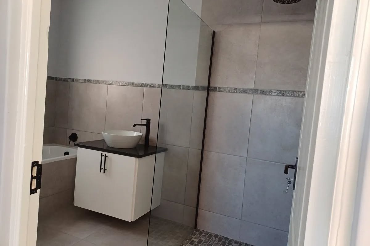 Beautiful 3 Bedroom House for Sale in Sandy Point Beach Estate image 13