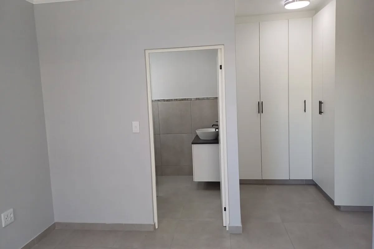 Beautiful 3 Bedroom House for Sale in Sandy Point Beach Estate image 16