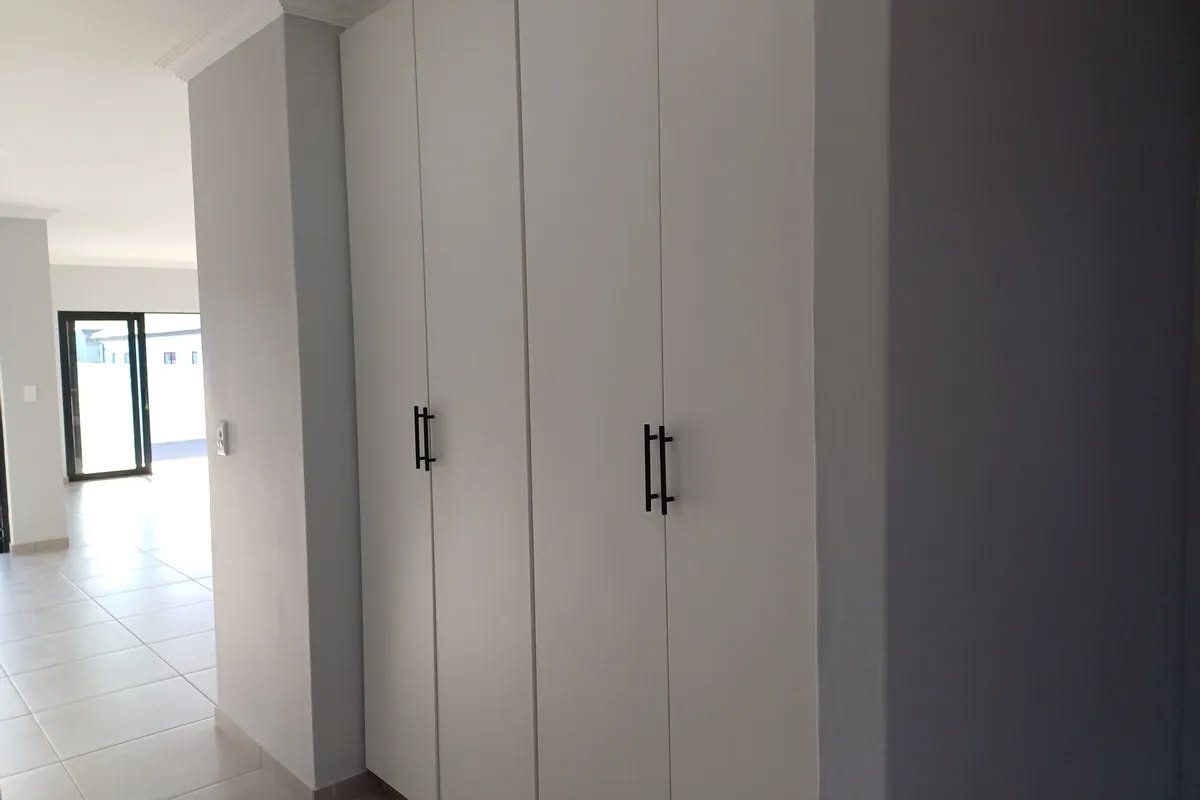 Beautiful 3 Bedroom House for Sale in Sandy Point Beach Estate image 19