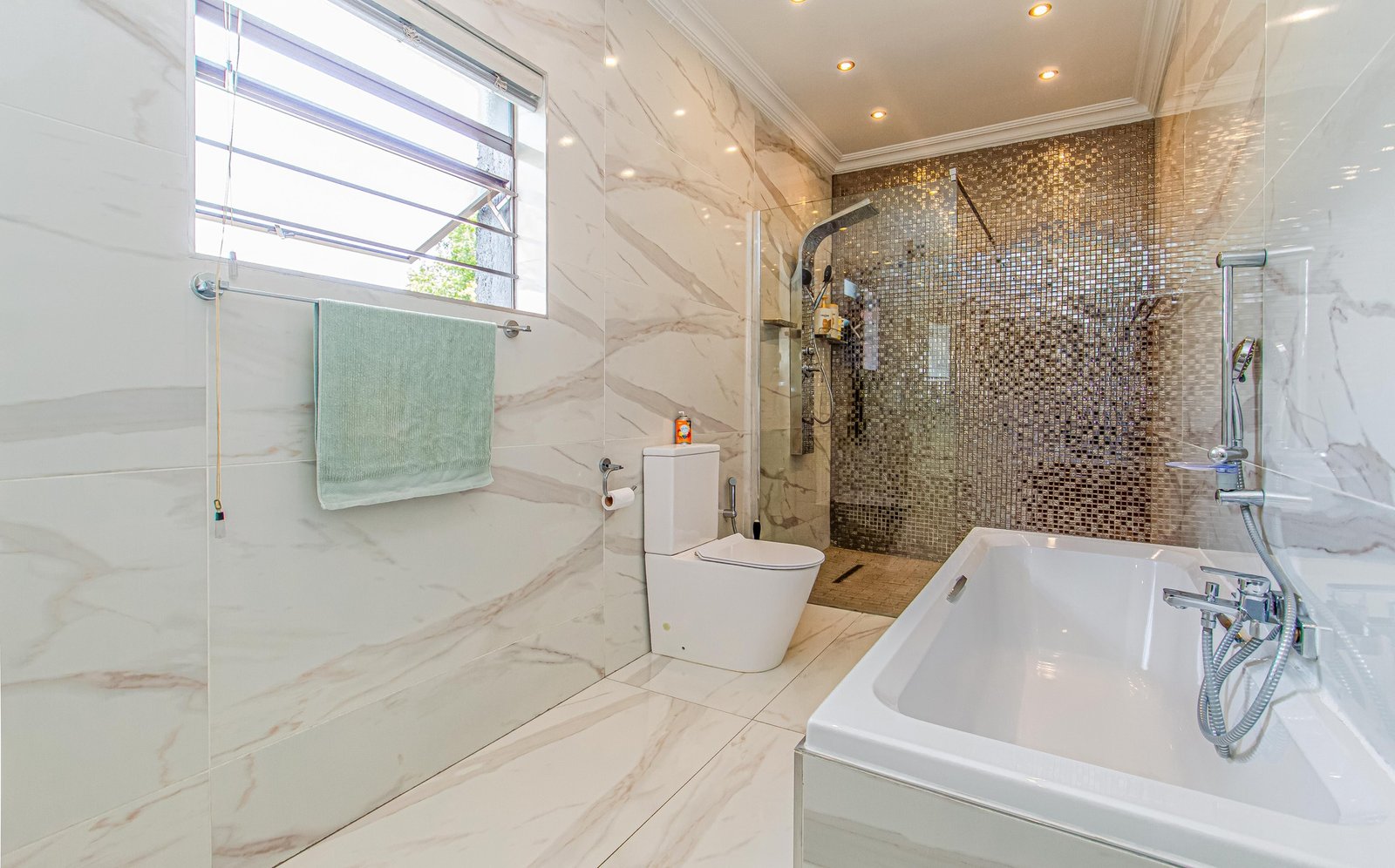 3-Bedrooms House on Auction in Kelvin, Sandton