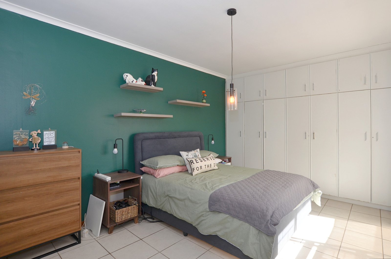 4 Bedroom Coastal Home for Sale in Yzerfontein Old Town - Walk to the Beach & Ocean Views image 10