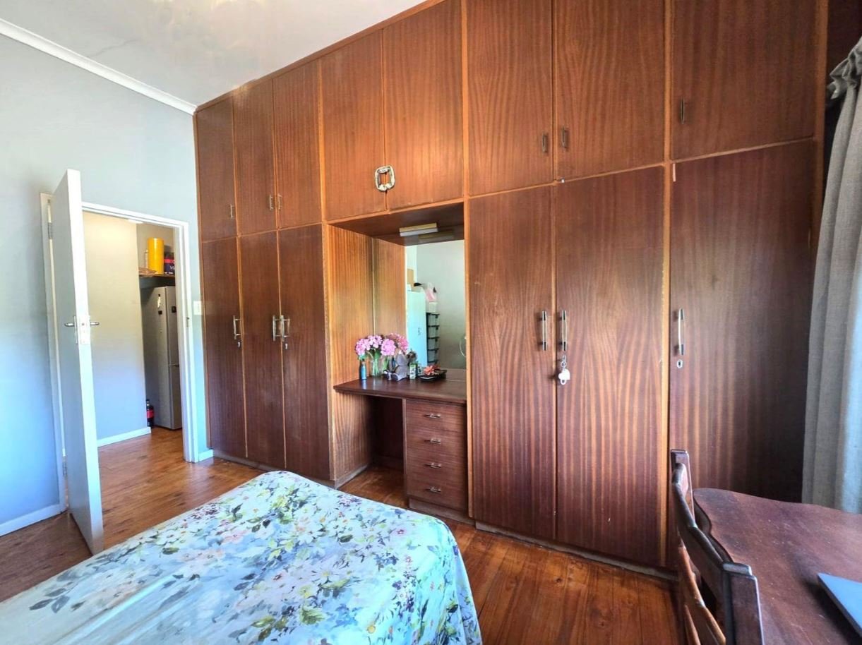 5 Bedroom Investment Property with Rental Income & Granny Flat Potential – Lemoenkloof image 8