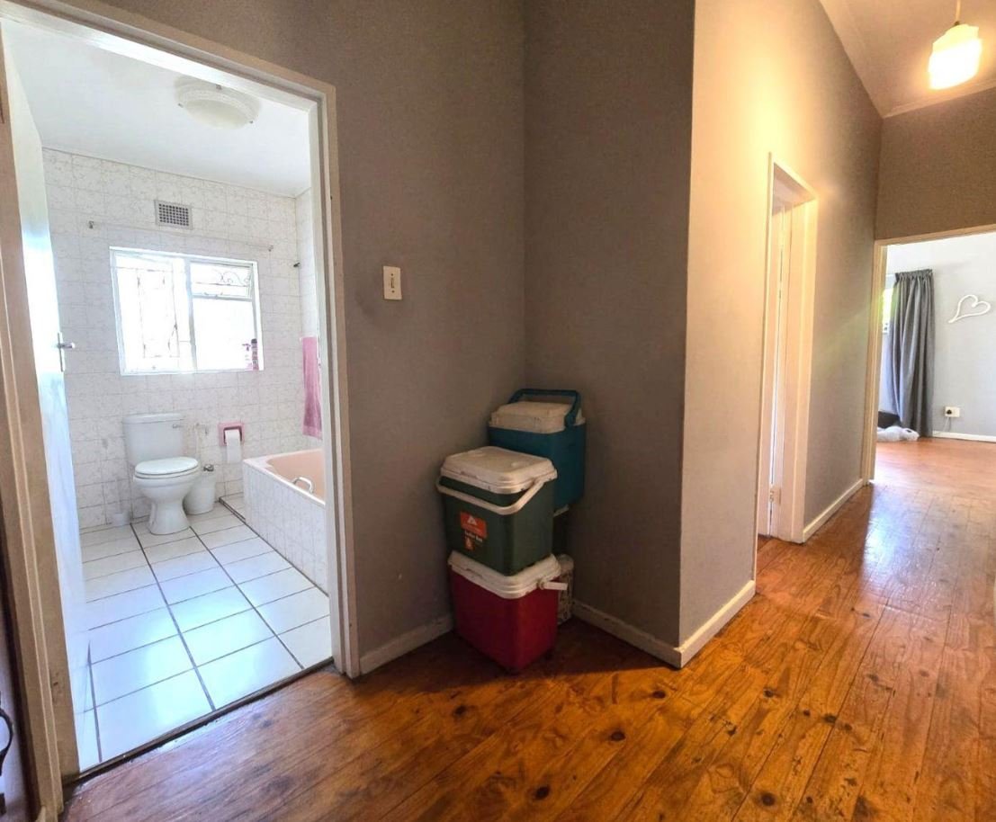 5 Bedroom Investment Property with Rental Income & Granny Flat Potential – Lemoenkloof image 11