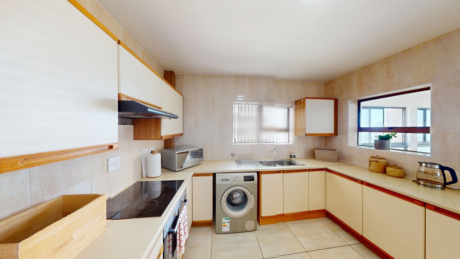 3 Bedroom Beachfront Apartment for Sale in Strand Golden Mile | Ocean Views & Holiday Letting Allowed image 7