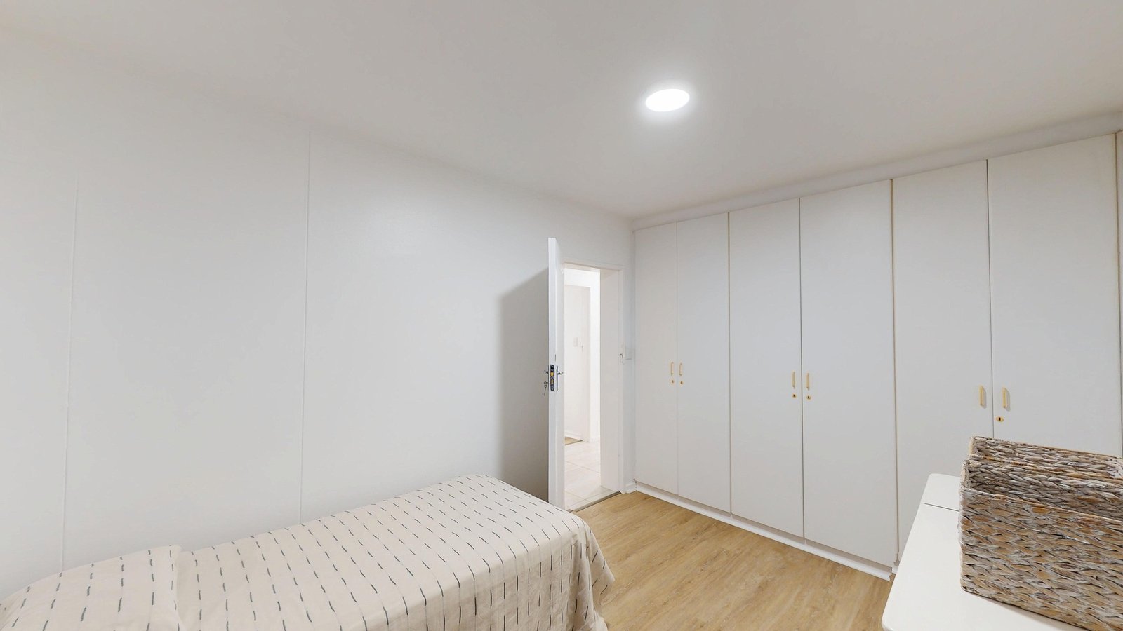 3 Bedroom Beachfront Apartment for Sale in Strand Golden Mile | Ocean Views & Holiday Letting Allowed image 11