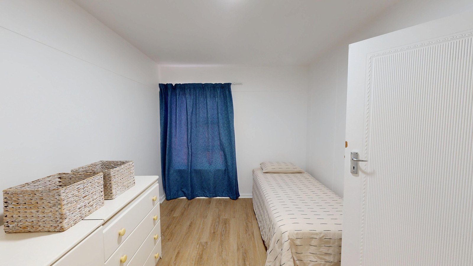 3 Bedroom Beachfront Apartment for Sale in Strand Golden Mile | Ocean Views & Holiday Letting Allowed image 12