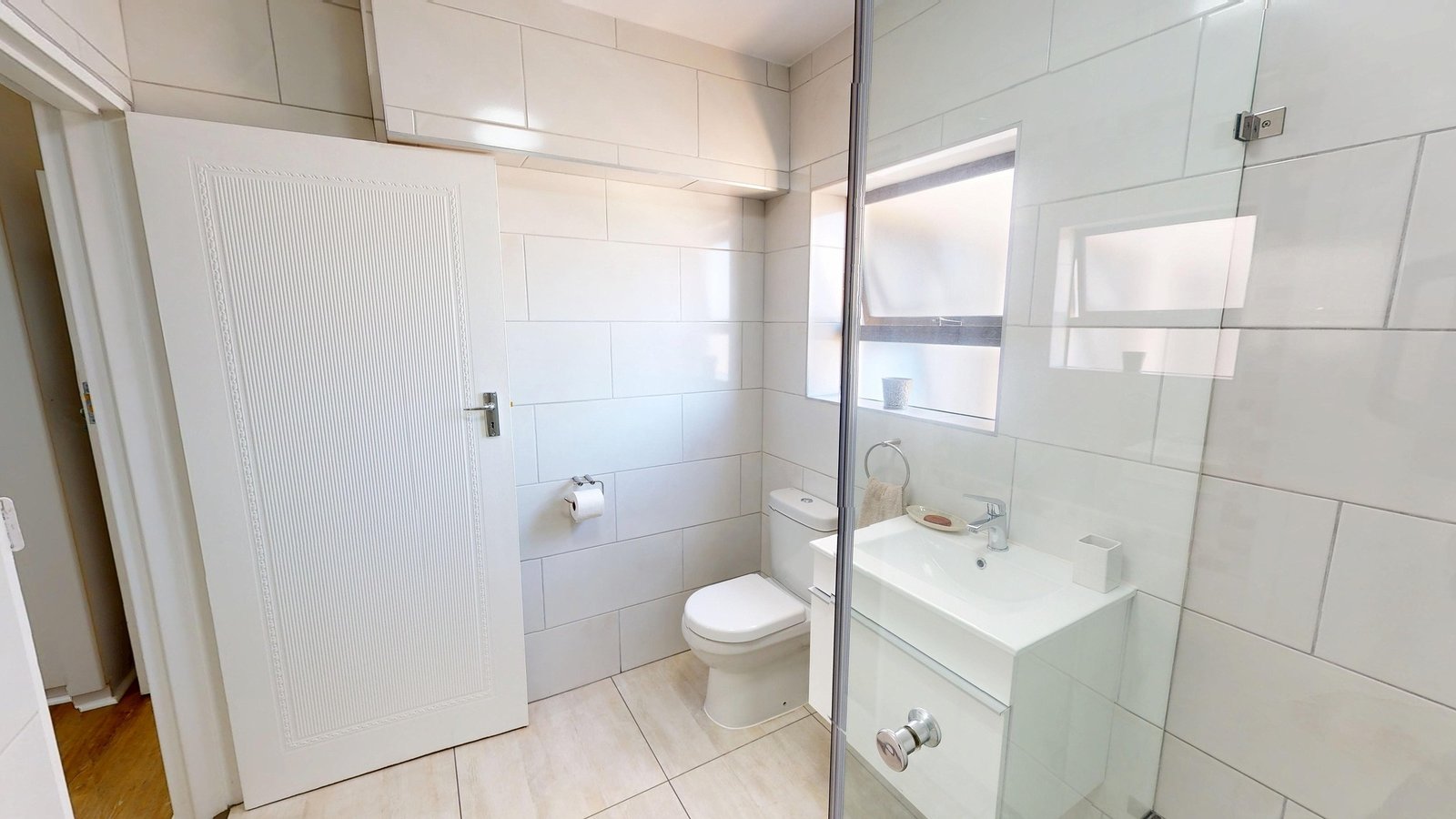 3 Bedroom Beachfront Apartment for Sale in Strand Golden Mile | Ocean Views & Holiday Letting Allowed image 20