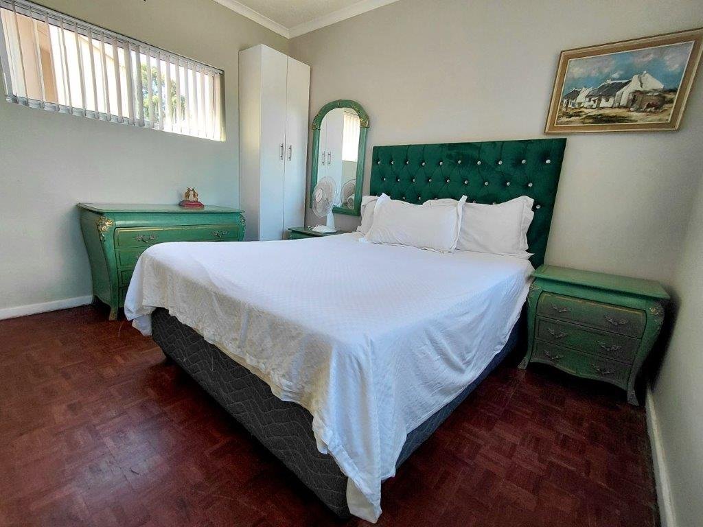 1 Bedroom Ground Floor Apartment for Sale in Strand – Walk to Beach, Lock-Up Garage & Airbnb Potential image 7