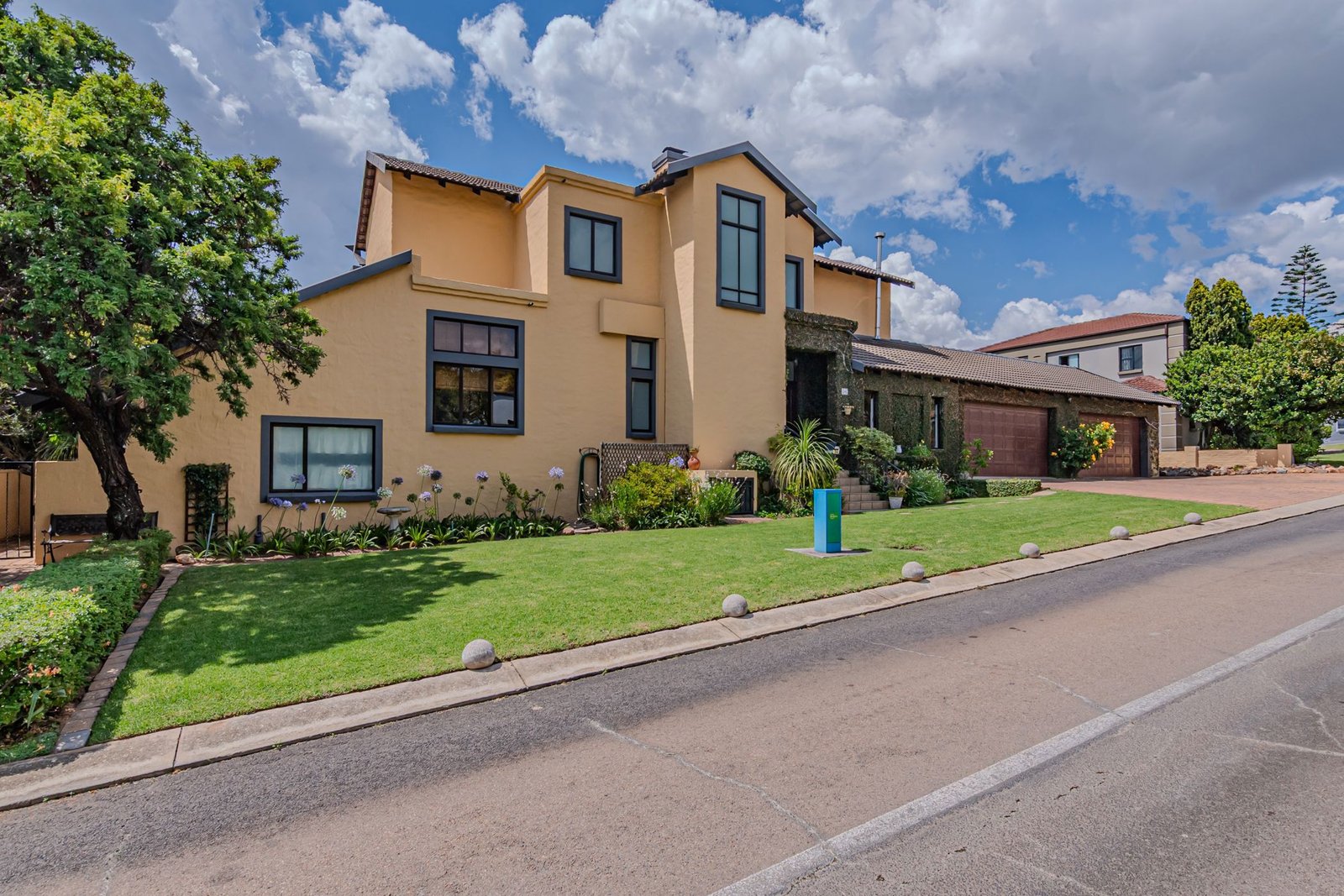 5 Bedroom House for Sale in Blue Valley Golf & Country Estate | Golf Estate Luxury
