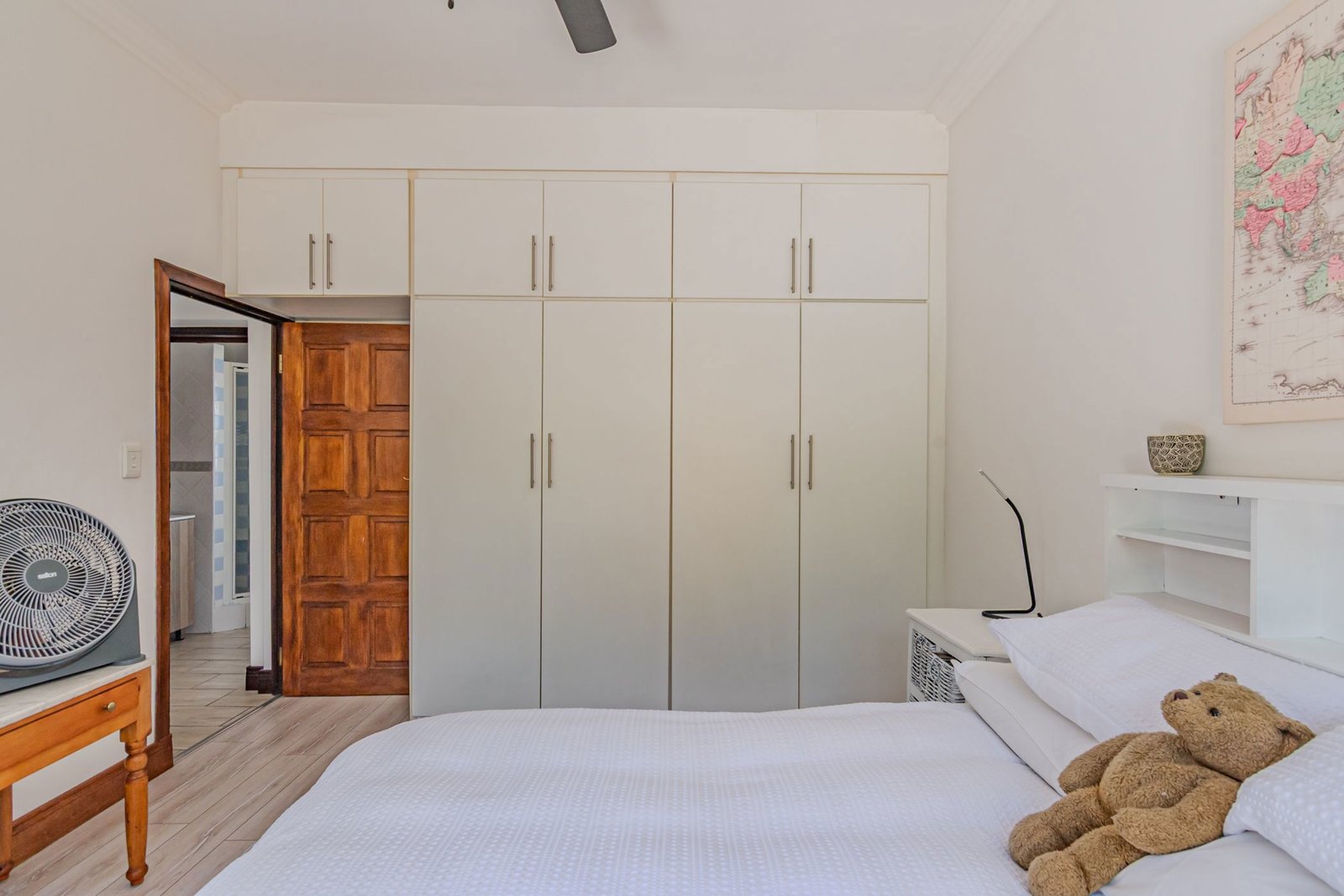 5 Bedroom House for Sale in Blue Valley Golf & Country Estate | Golf Estate Luxury image 20