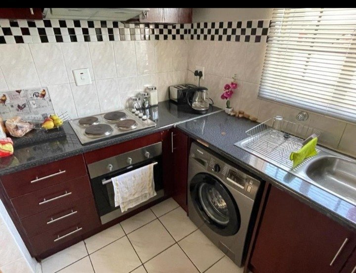2 Bedroom Ground Floor Apartment for Sale in Vorna Valley, Midrand | Private Garden image 4