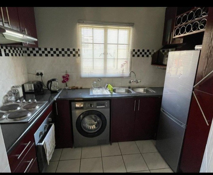 2 Bedroom Ground Floor Apartment for Sale in Vorna Valley, Midrand | Private Garden image 6