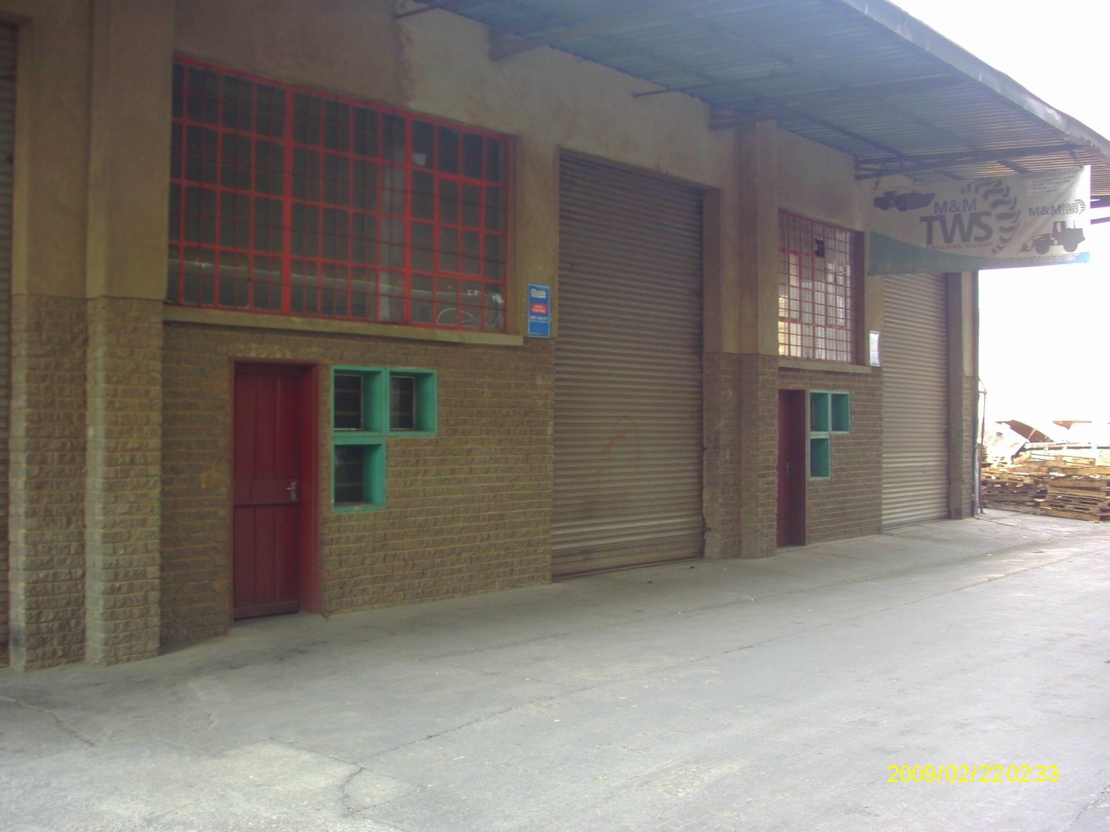 F8 - 225m² Warehouse Distribution Space to Let