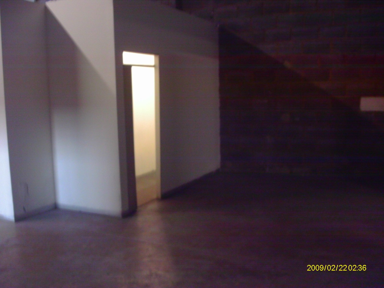 F8 - 225m² Warehouse Distribution Space to Let