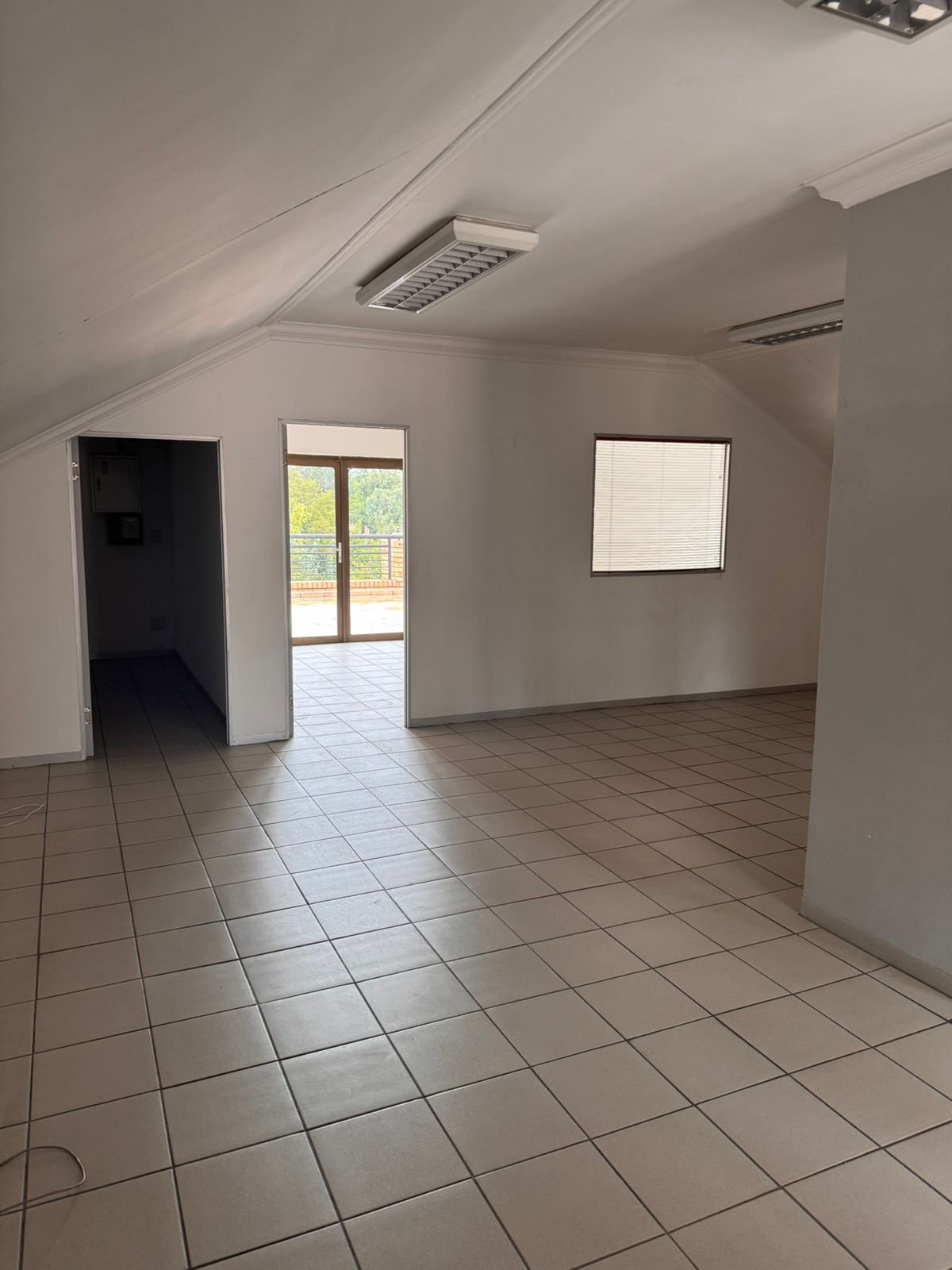 90m² Loft Office Space to Let at Hammets Crossing Office Park - Modern Commercial Unit with Balconies image 4